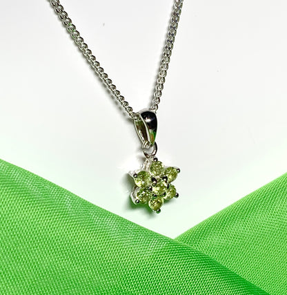 Real green peridot round sterling silver daisy cluster necklace pendant