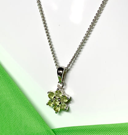 Real green peridot round sterling silver daisy cluster necklace pendant