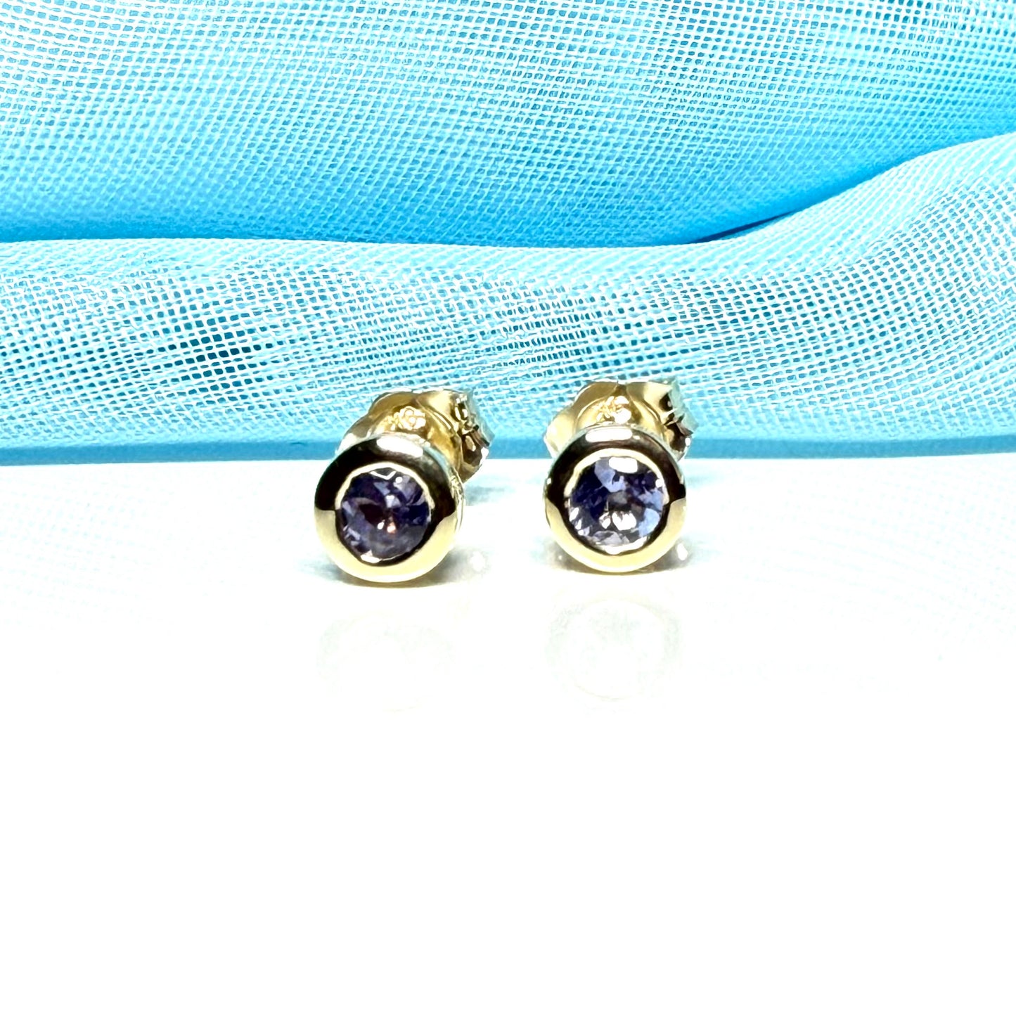 Real Tanzanite Stud Earrings Yellow Gold – Round Cut 4.5mm