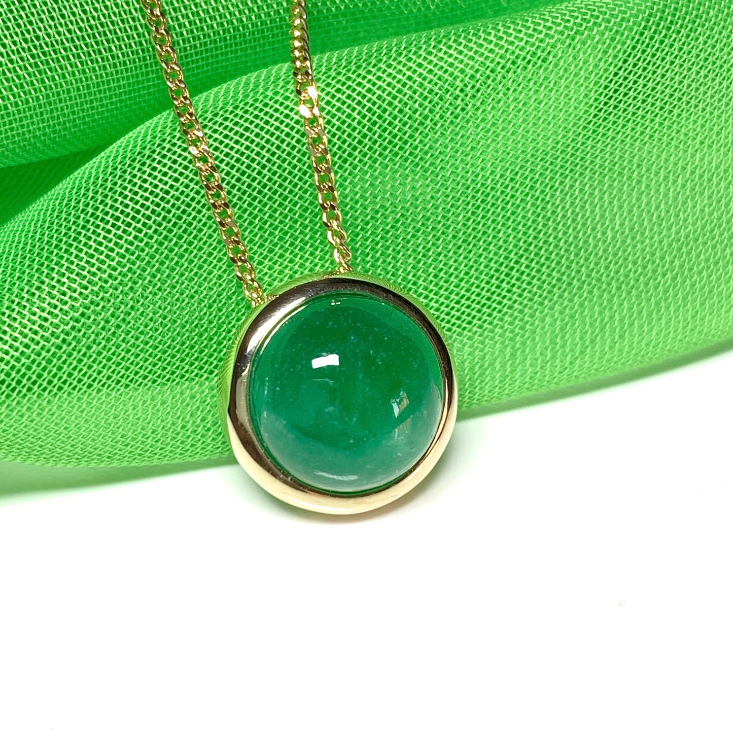 Real jade necklace round green yellow gold smooth setting rubbed over