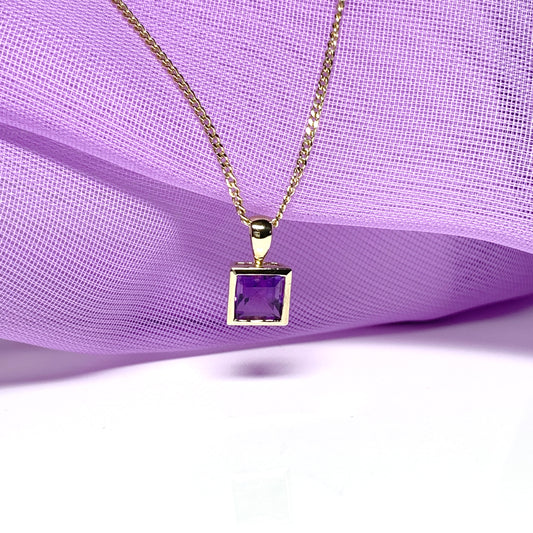Purple square amethyst yellow gold necklace