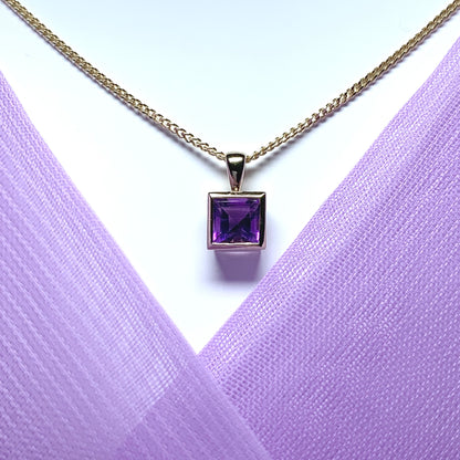 Purple square amethyst yellow gold necklace