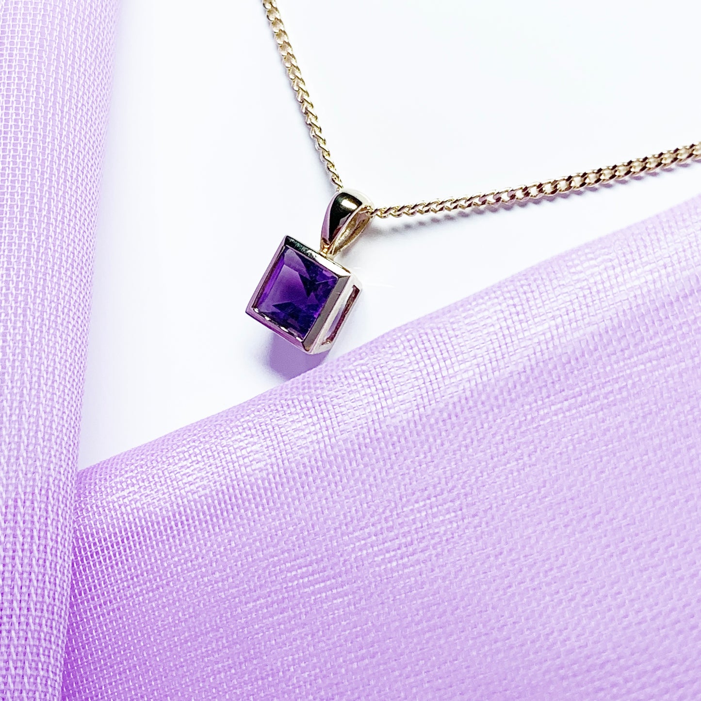 Purple square amethyst yellow gold necklace