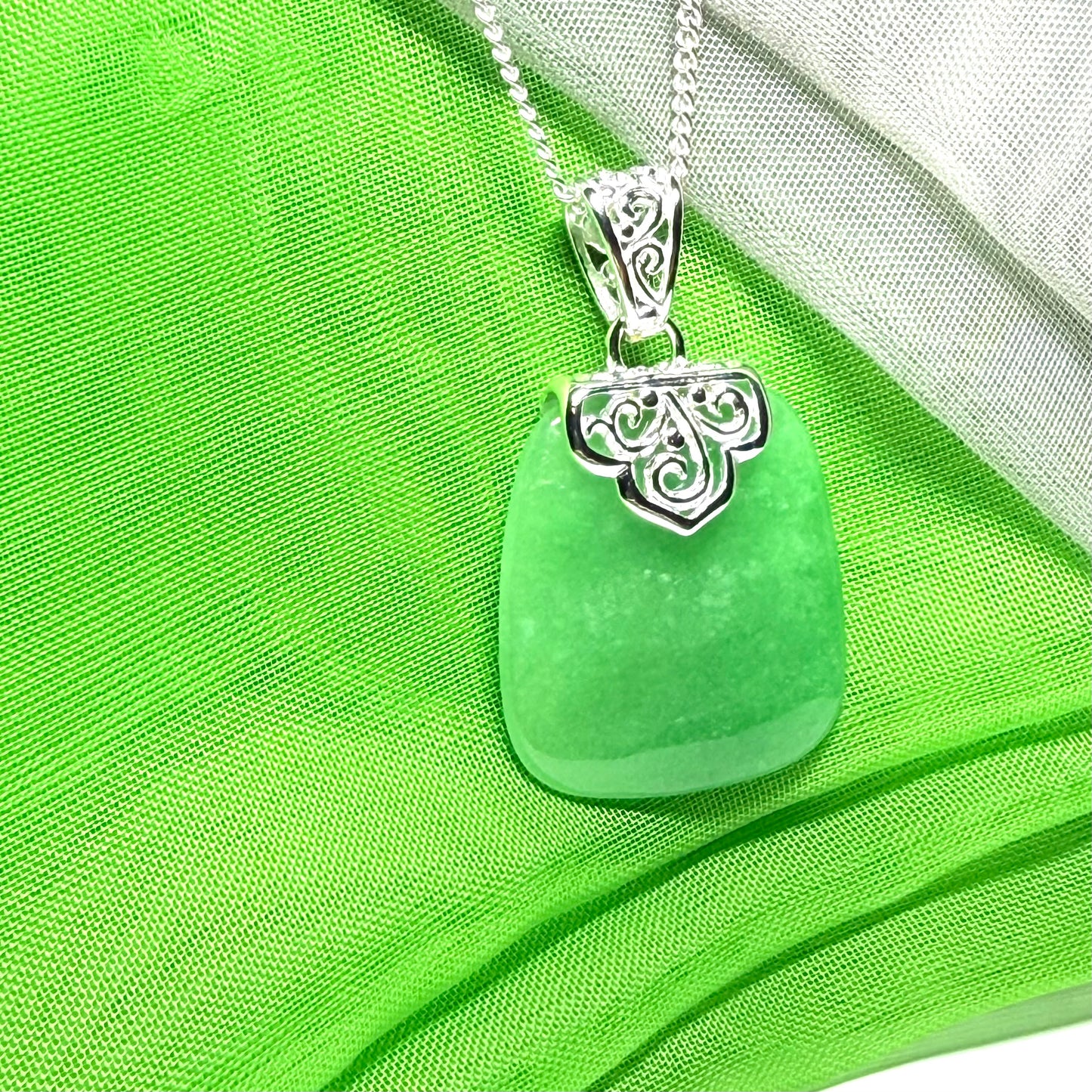 A real jade neck pendant green sterling silver large cushion shaped, a truly stunning necklace