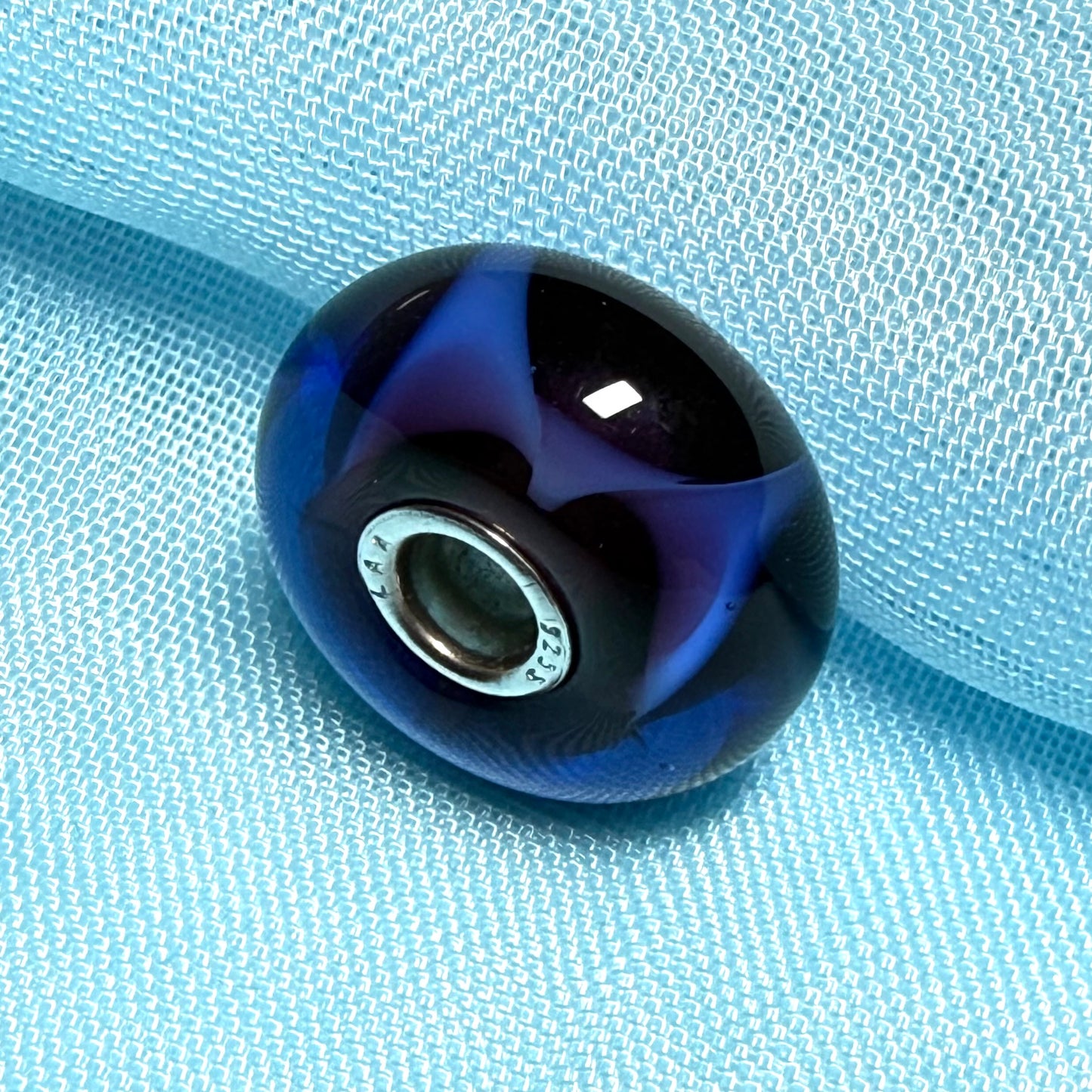 Blue wavy Unique Trollbeads