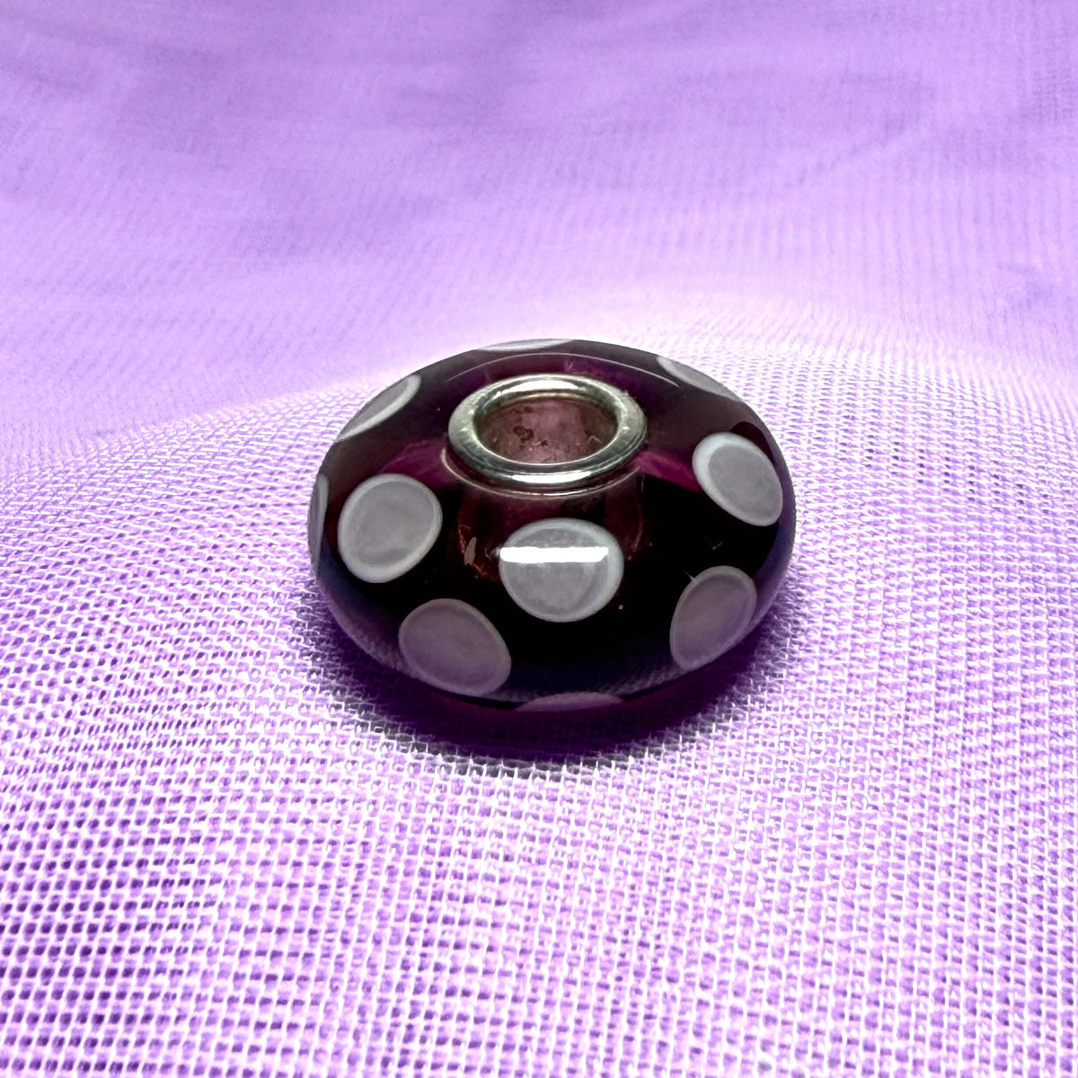 Dark pink dotted glass Unique Trollbeads