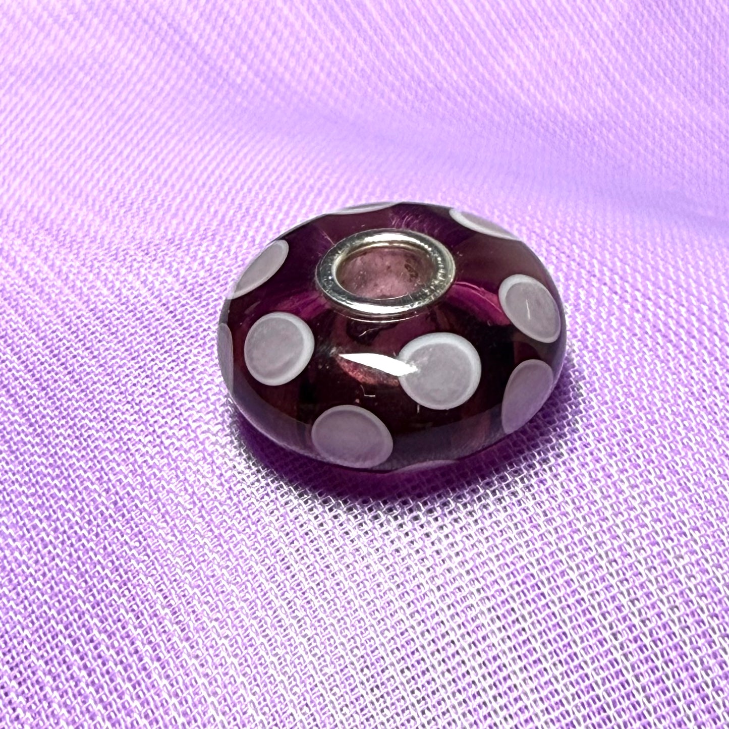 Dark pink dotted glass Unique Trollbeads