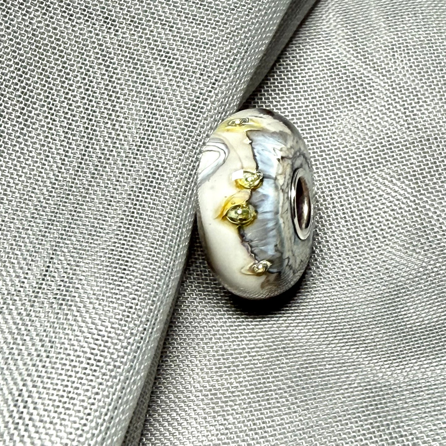 Grey cream glass Unique Trollbeads