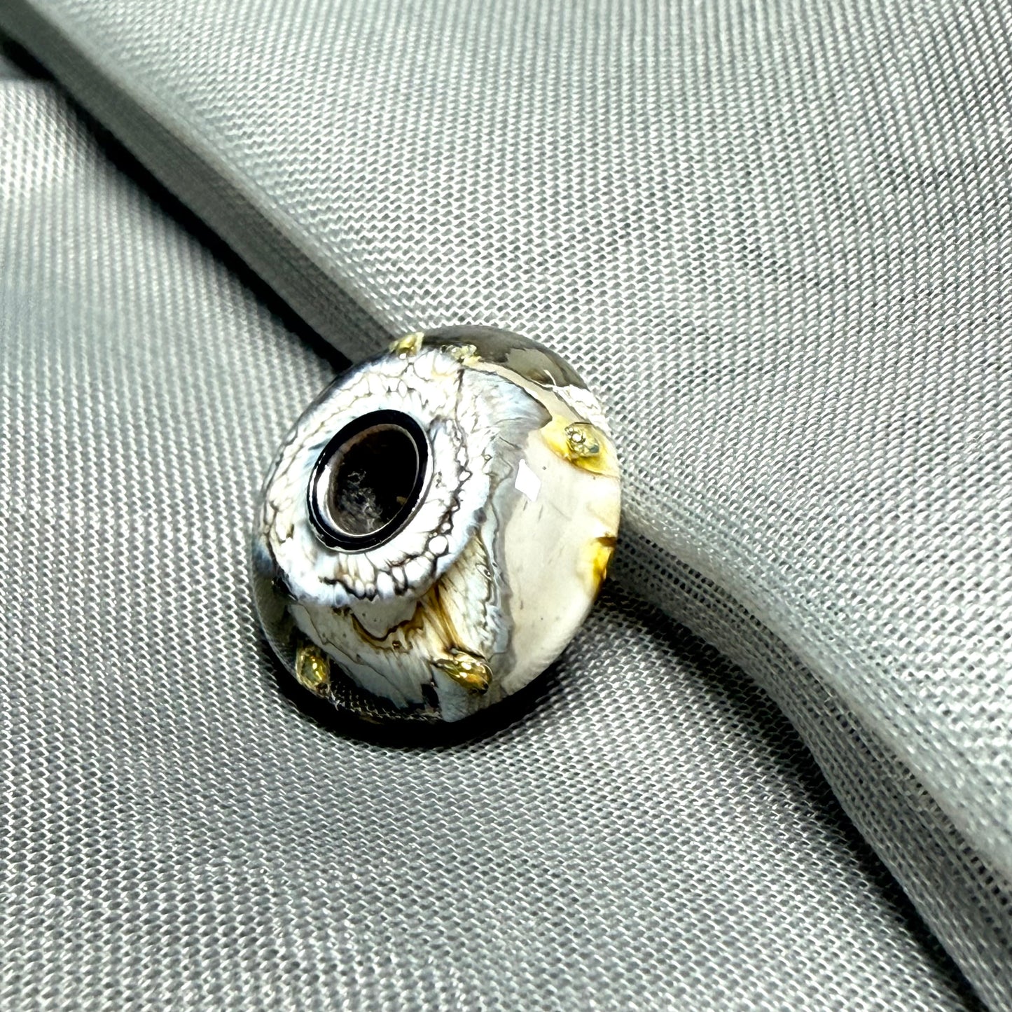 Grey cream glass Unique Trollbeads