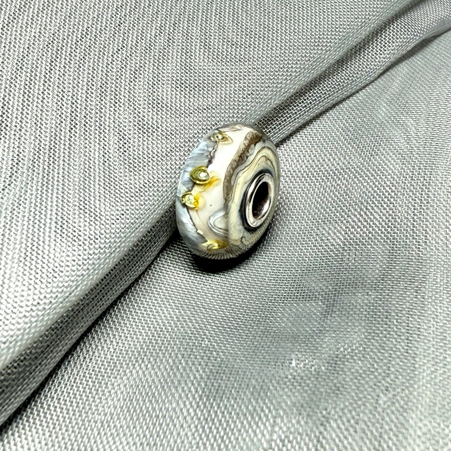 Grey cream glass Unique Trollbeads