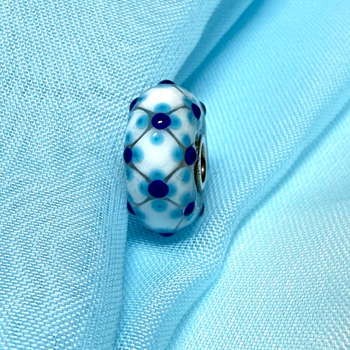 Blue and white Unique Trollbeads