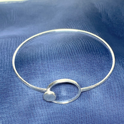 Ladies Sterling Silver Circle Hooked Bangle