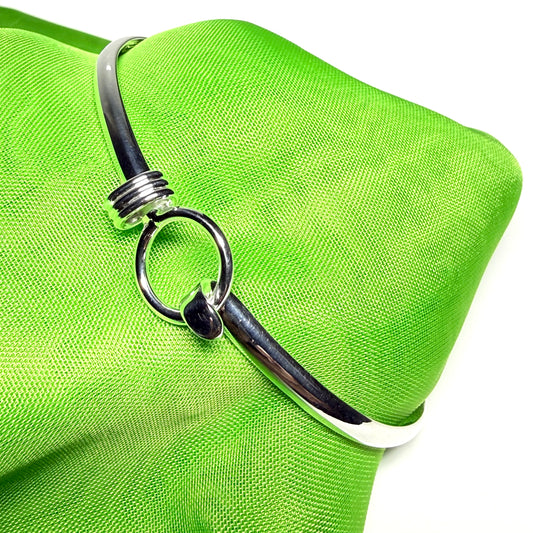 Ladies solid sterling silver fancy round loop hook bangle