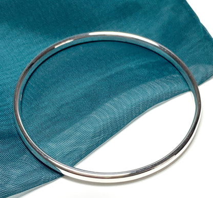 Ladies sterling silver solid round plain polished bangle