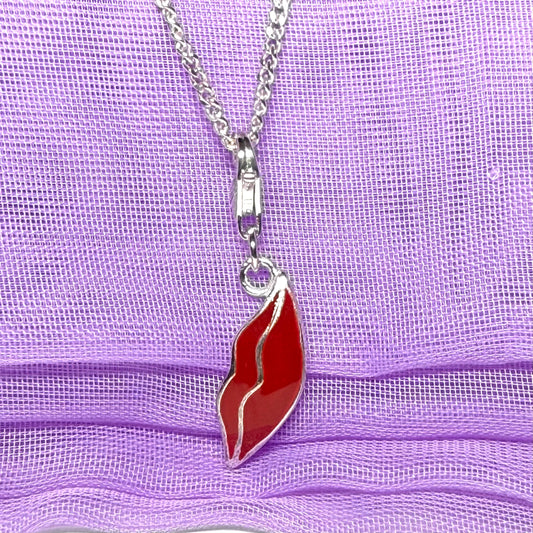 Lush lips sterling silver necklace
