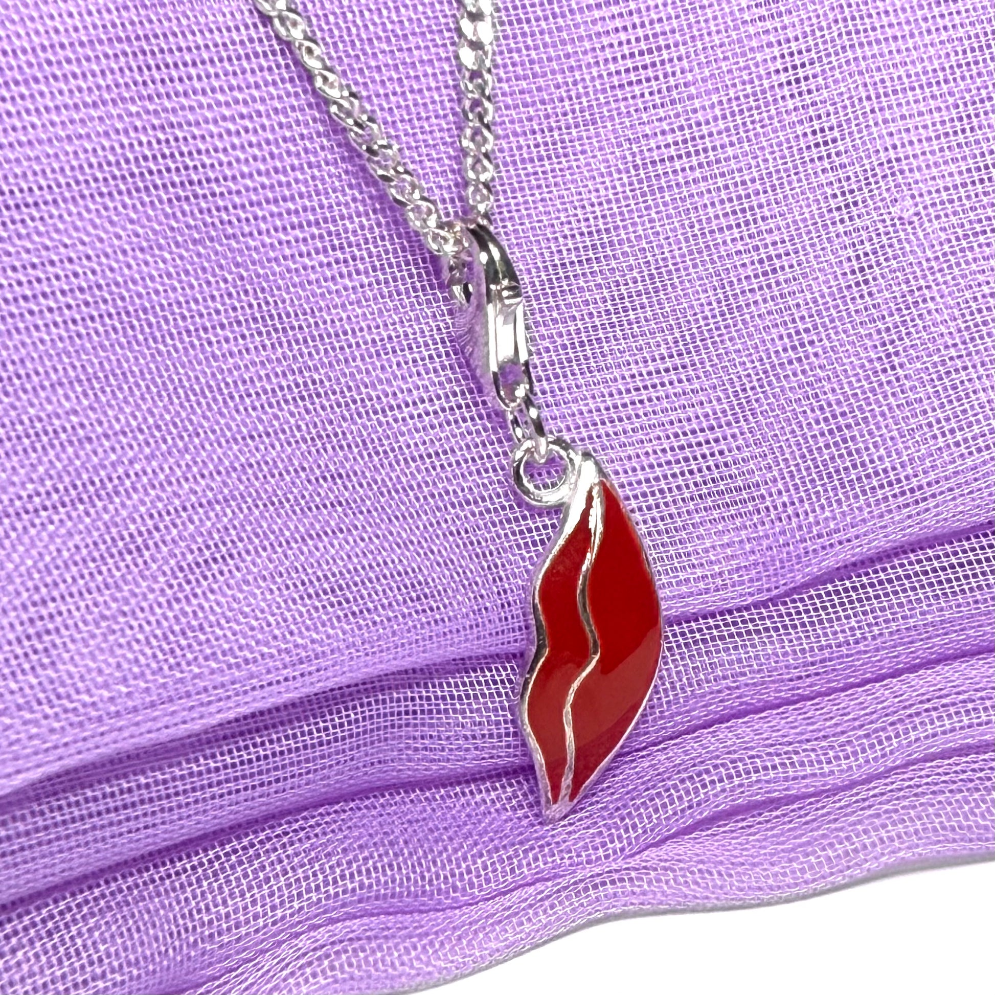 Lush lips sterling silver necklace