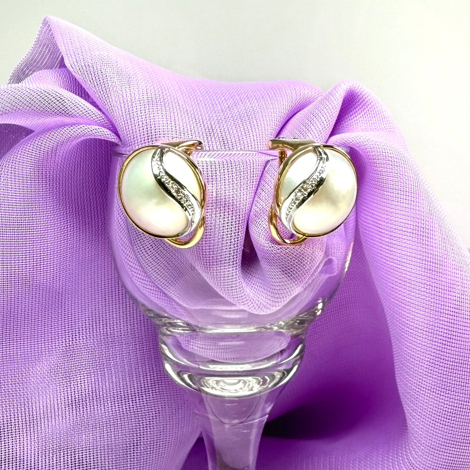 Mabe Pearl And Diamond Round Clip On Stud Earrings 14 mm Yellow Gold