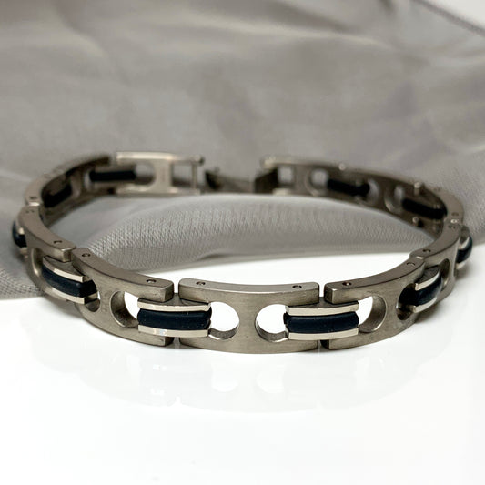 Men's bracelet titanium and black rubber