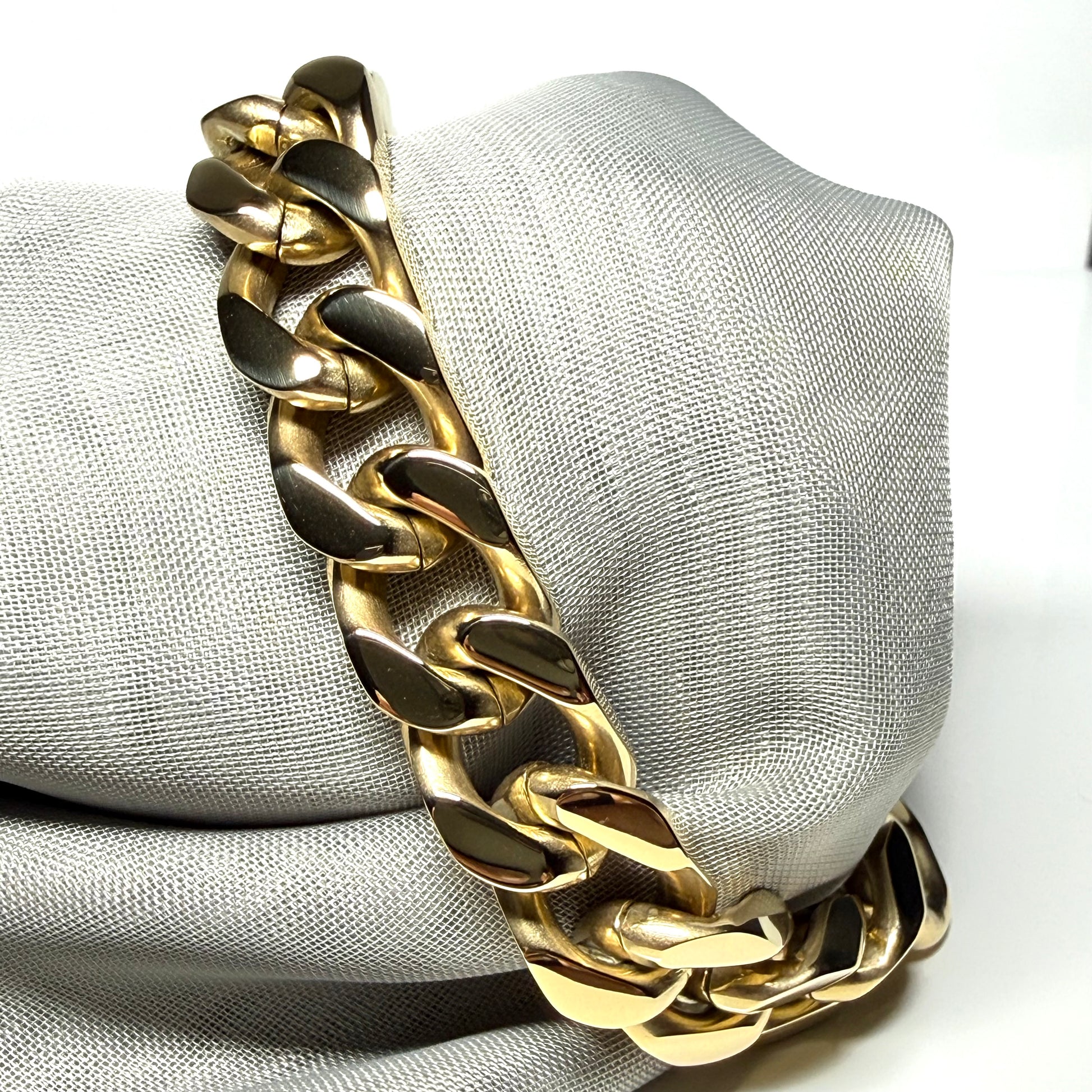 Men's heavy gold plated 8.5 inch curb bracelet