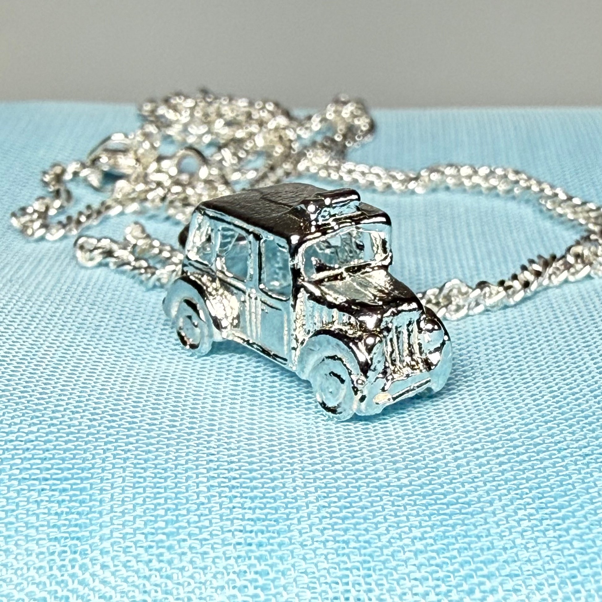 Men’s necklace London Taxi solid sterling silver including chain