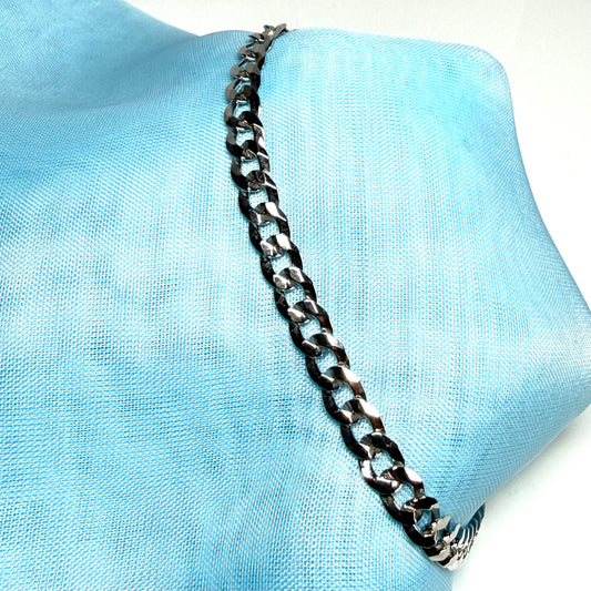 Men's solid sterling silver curb bracelet measuring 8.5 inches