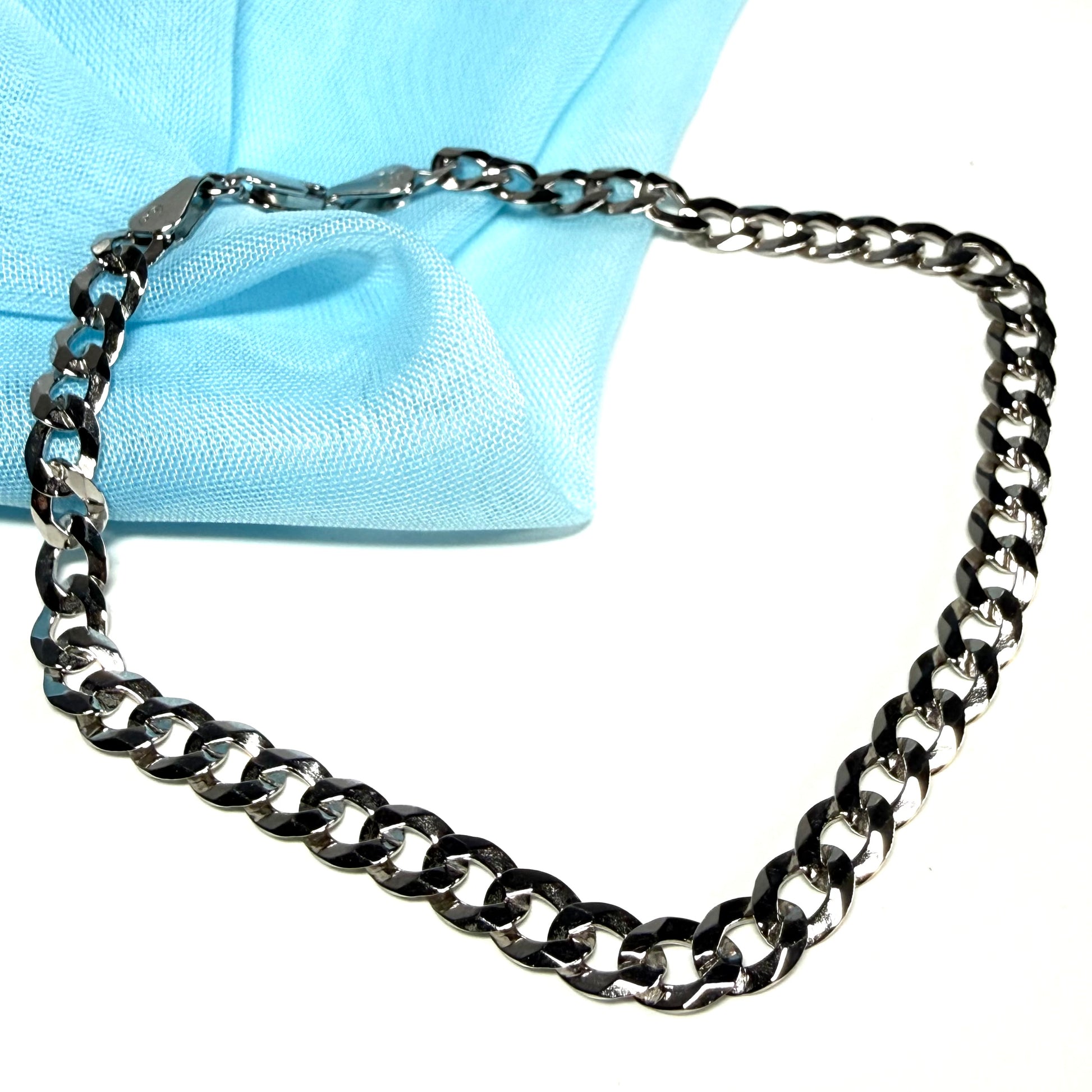 Men's solid sterling silver curb bracelet measuring 8.5 inches