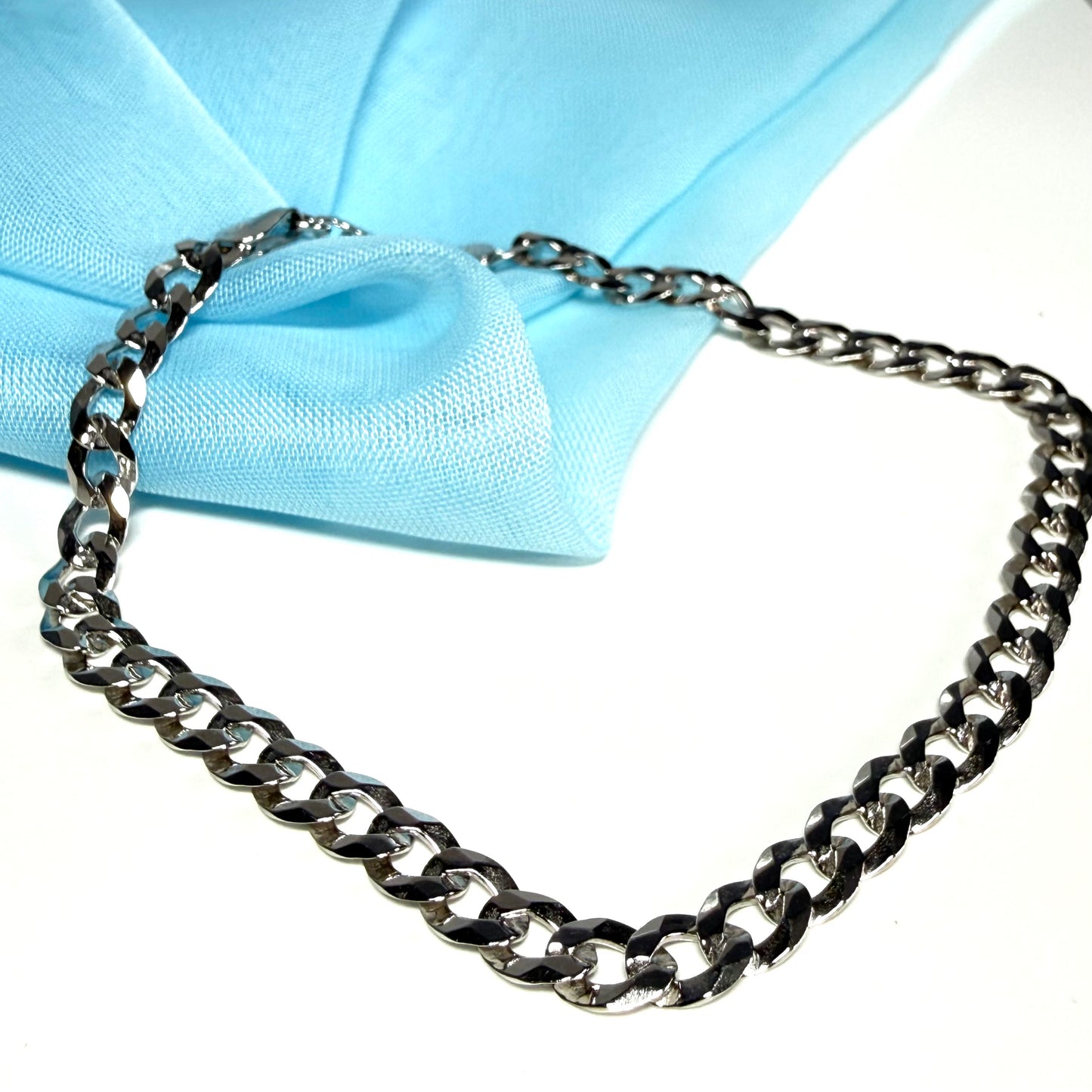 Men's solid sterling silver curb bracelet measuring 8.5 inches