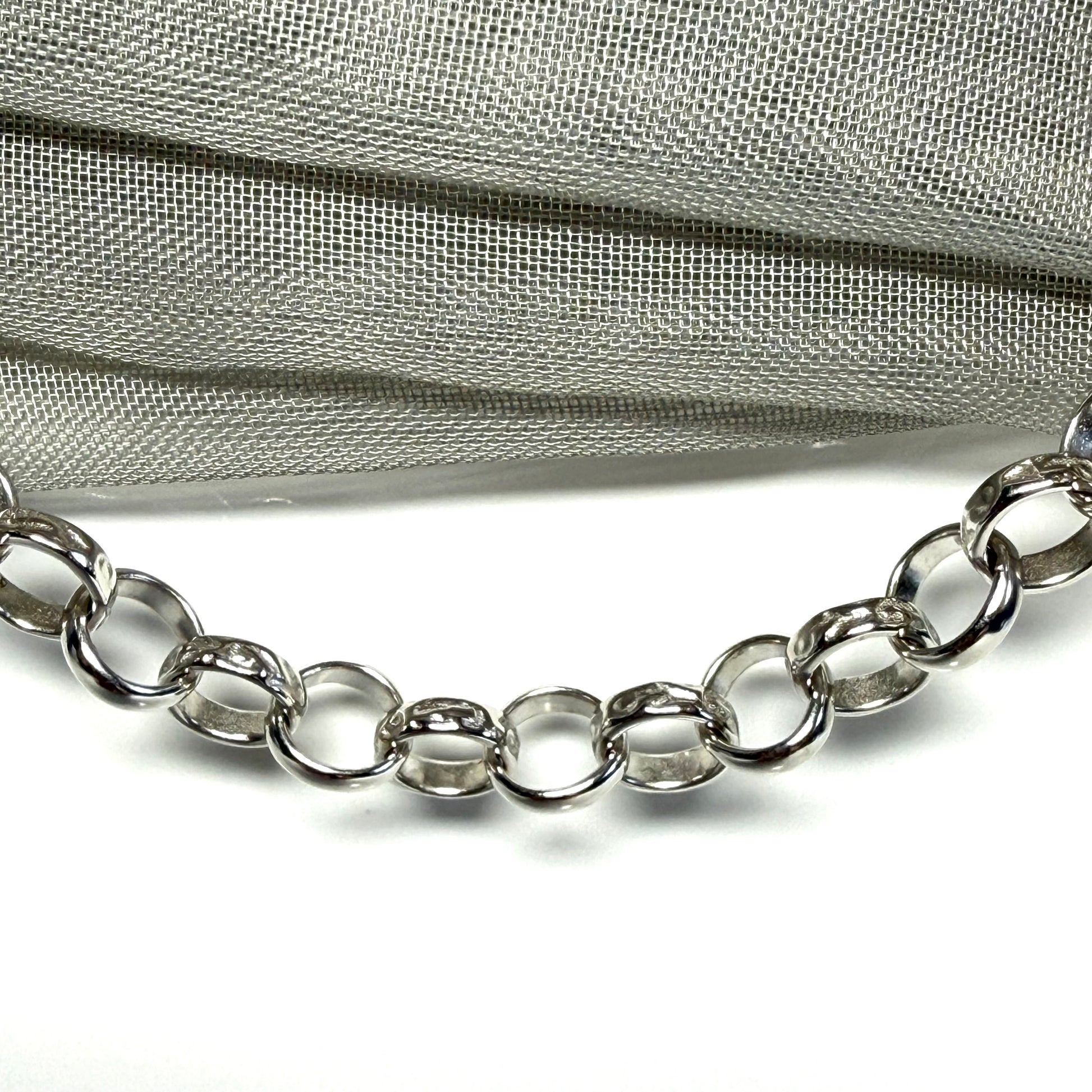 Men's solid sterling silver patterned round shaped belcher chain necklace
