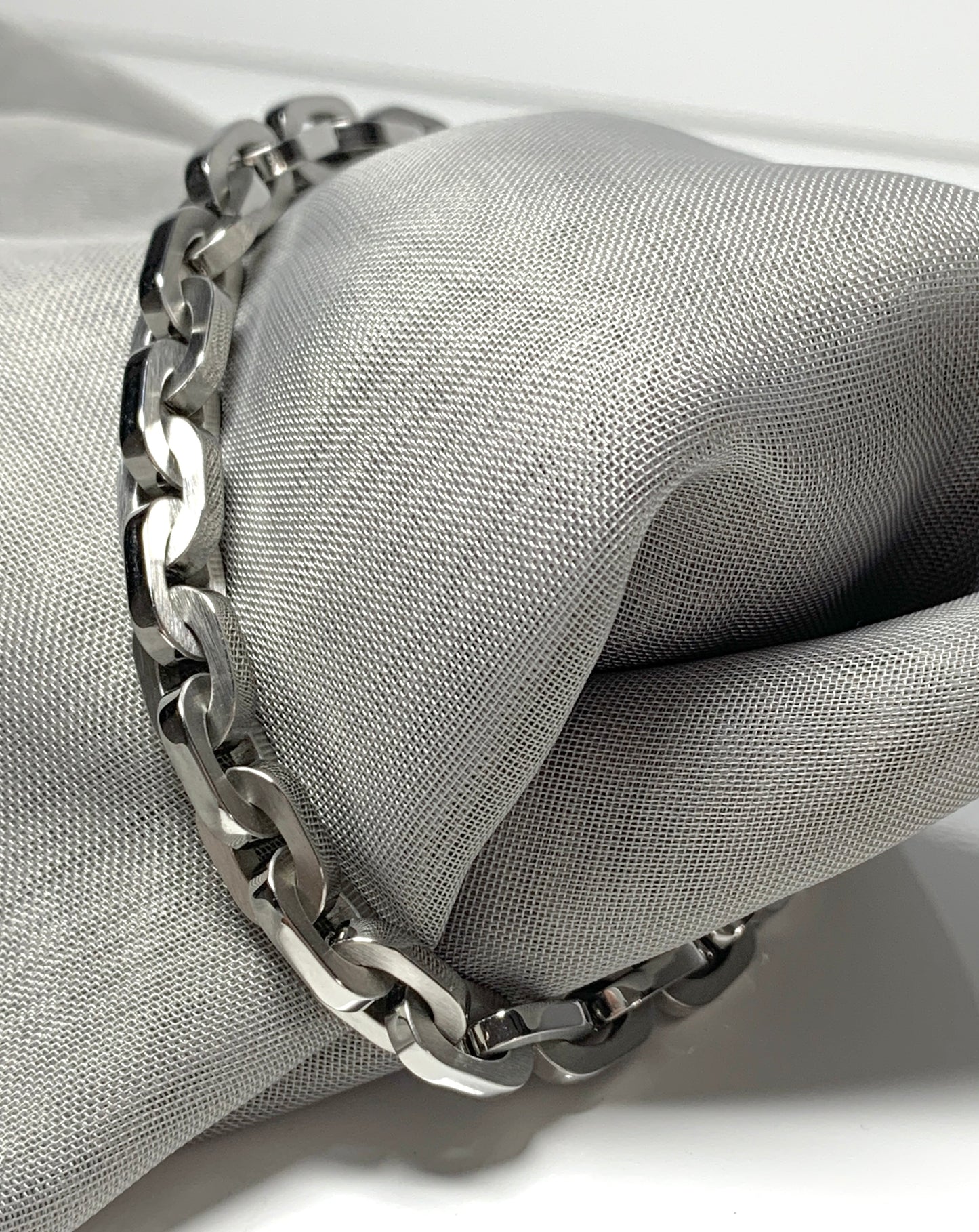 Men's oval paper link chain link solid stainless steel heavyweight 8.5 inch bracelet