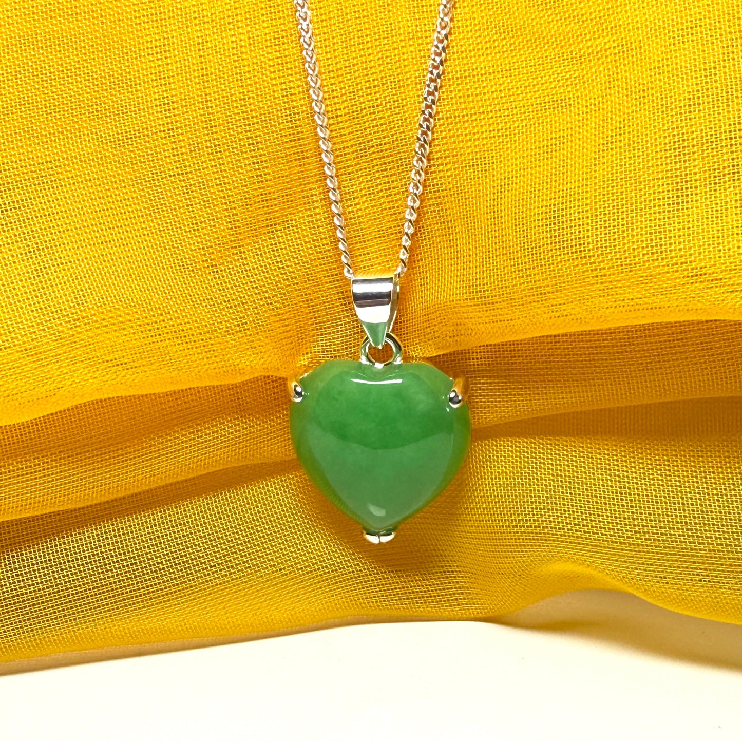 Necklace heart shape sterling silver real green jade stone, a stunning pendant