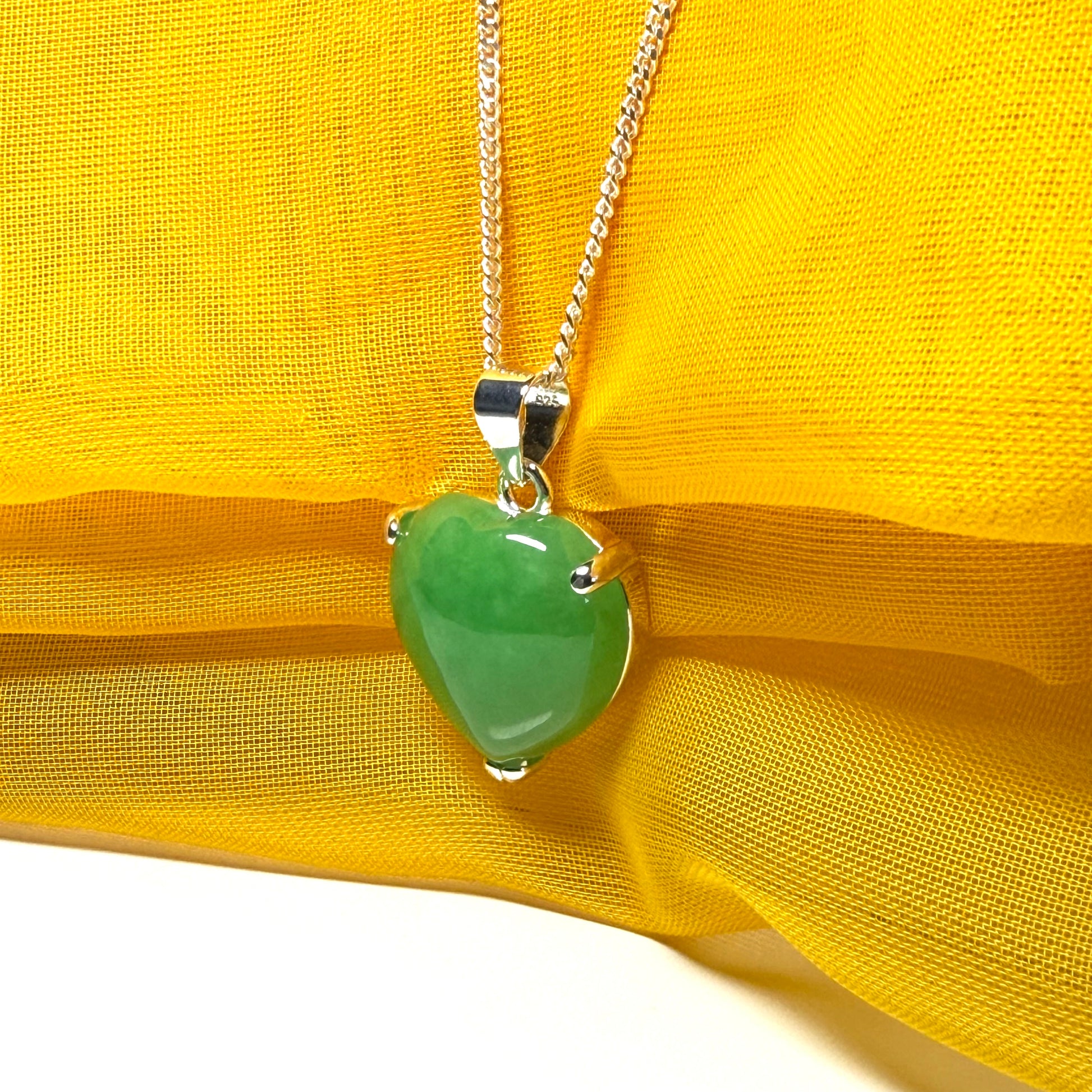 Necklace heart shape sterling silver real green jade stone, a stunning pendant