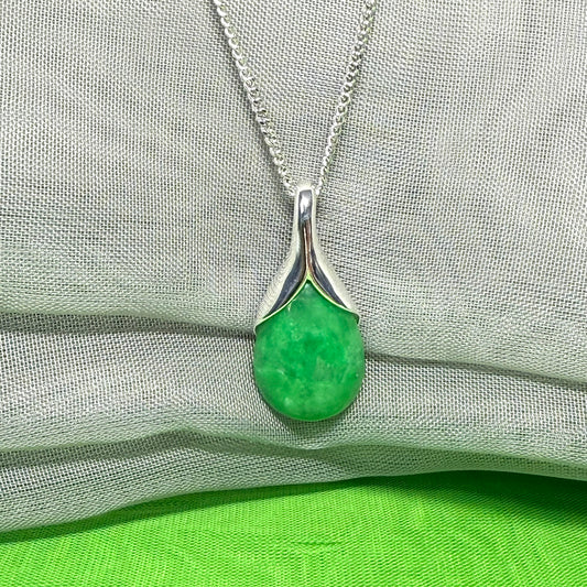 Necklace real green jade including a teardrop shape or pear shape pendant