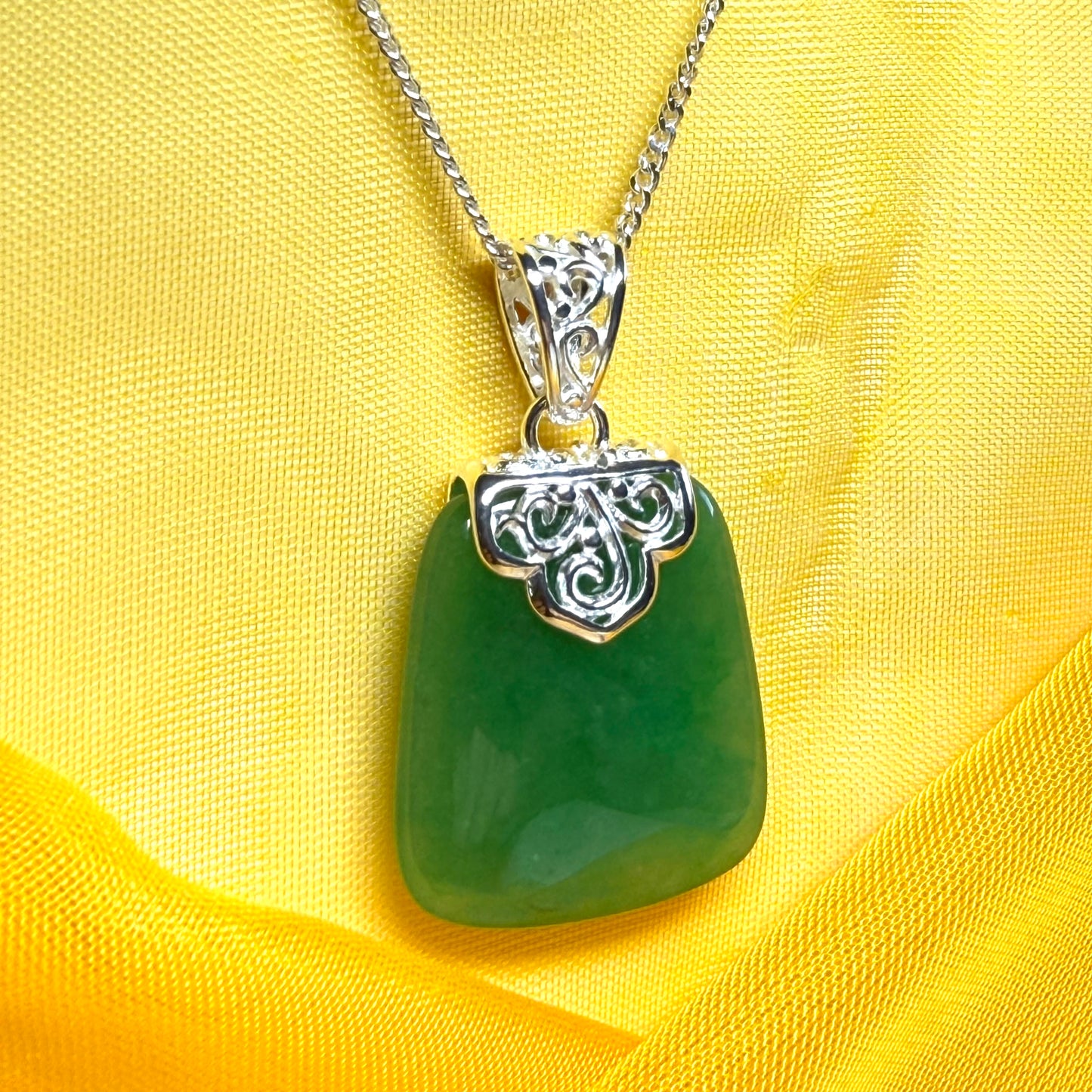Necklace with a real green jade stone, large necklace cushion shaped, a timeless designed pendant with solid chain