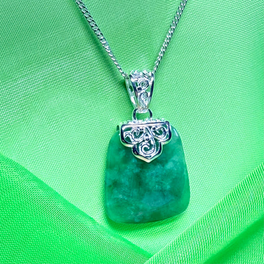 Necklace with a real green jade stone, large necklace cushion shaped, a timeless designed pendant with solid chain included