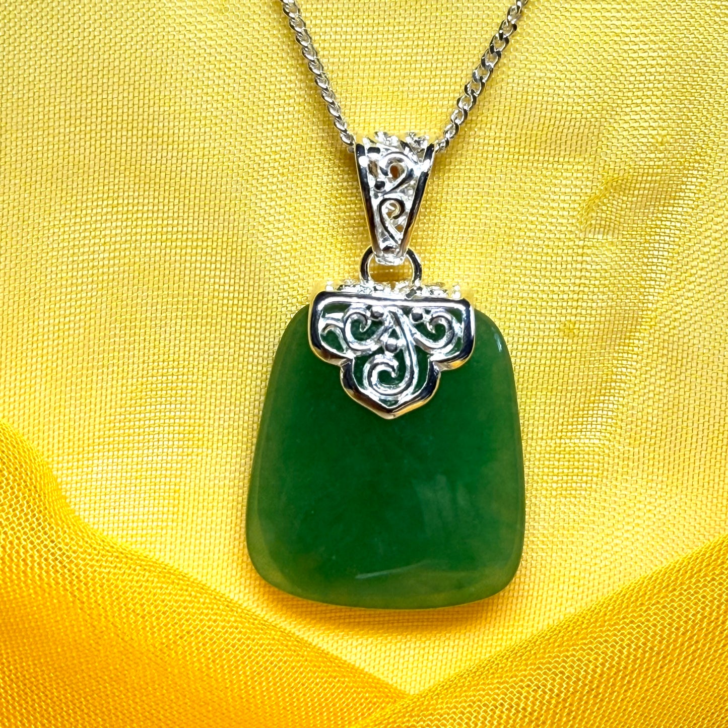 Necklace with a real green jade stone, large necklace cushion shaped, a timeless designed pendant with solid chain