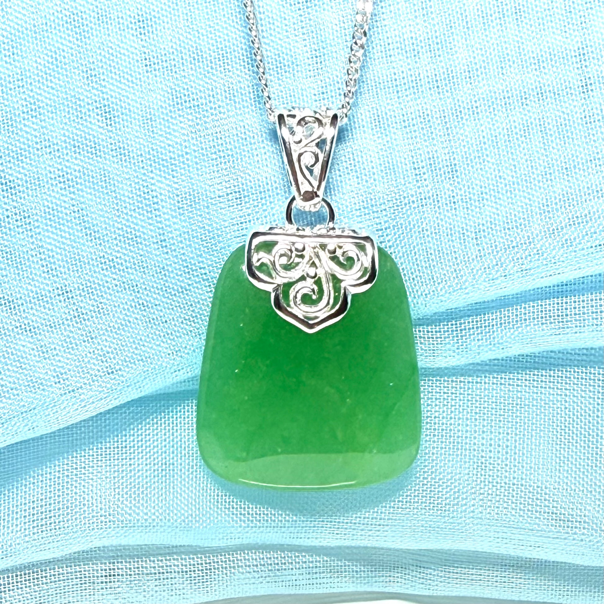Necklace with a real green jade stone, large necklace cushion shaped, a truly gorgeous designed pendant