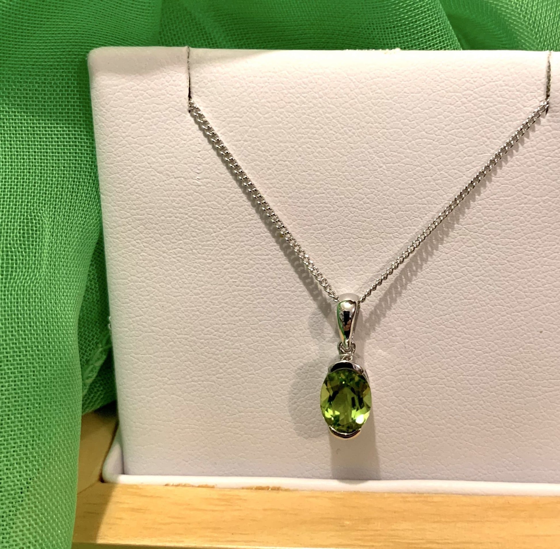 Oval Green Peridot White Gold Necklace