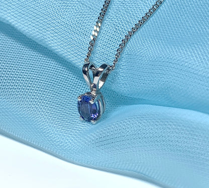 Oval Tanzanite White Gold Necklace