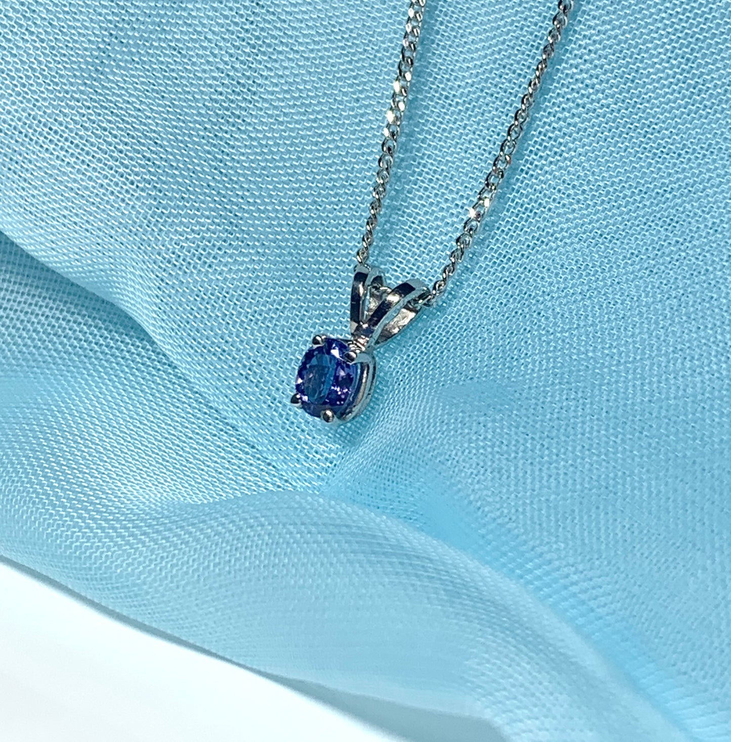 Oval Tanzanite White Gold Necklace