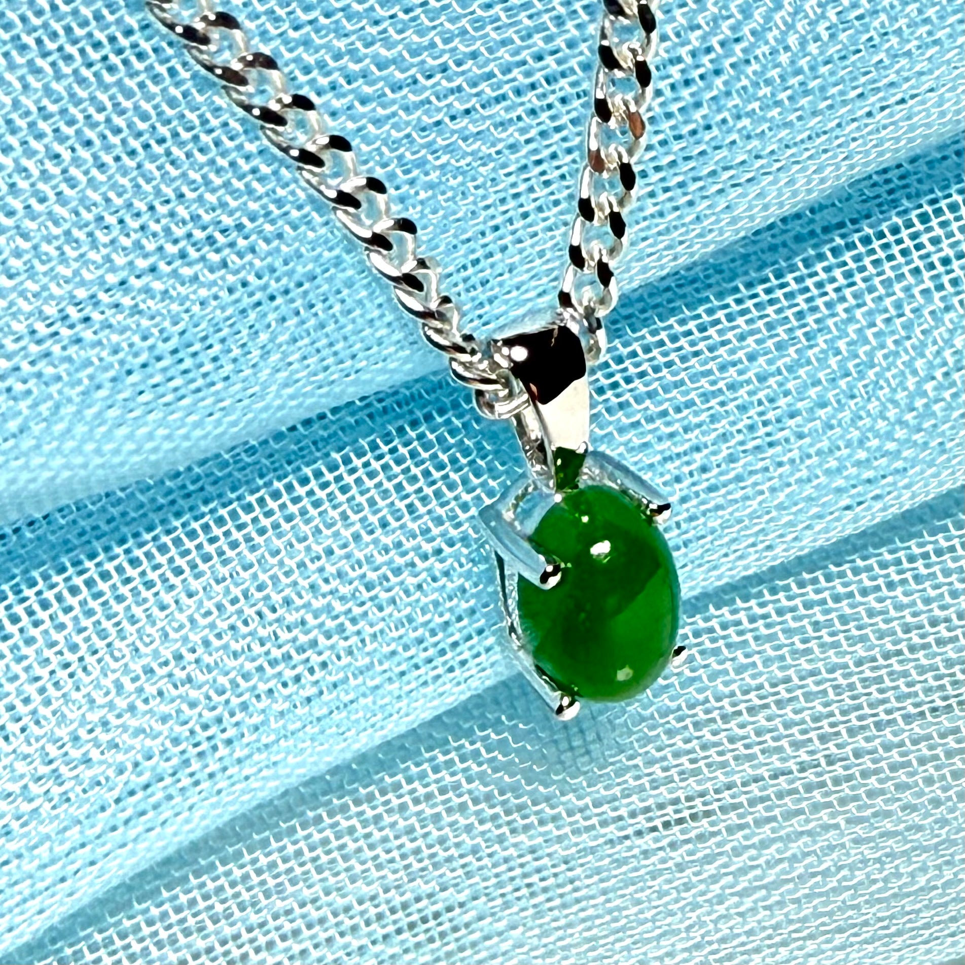 Oval shaped real green jade necklace white gold including chain
