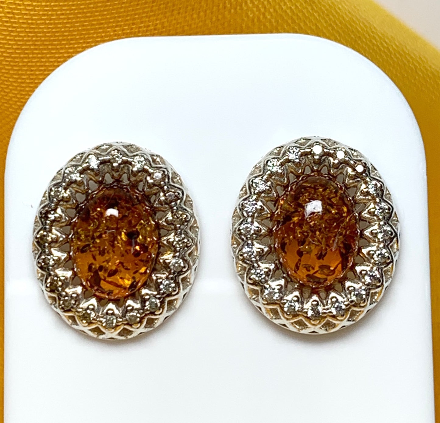 Oval amber earrings stud