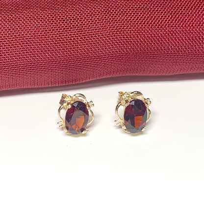 Oval yellow gold real garnet stud earrings