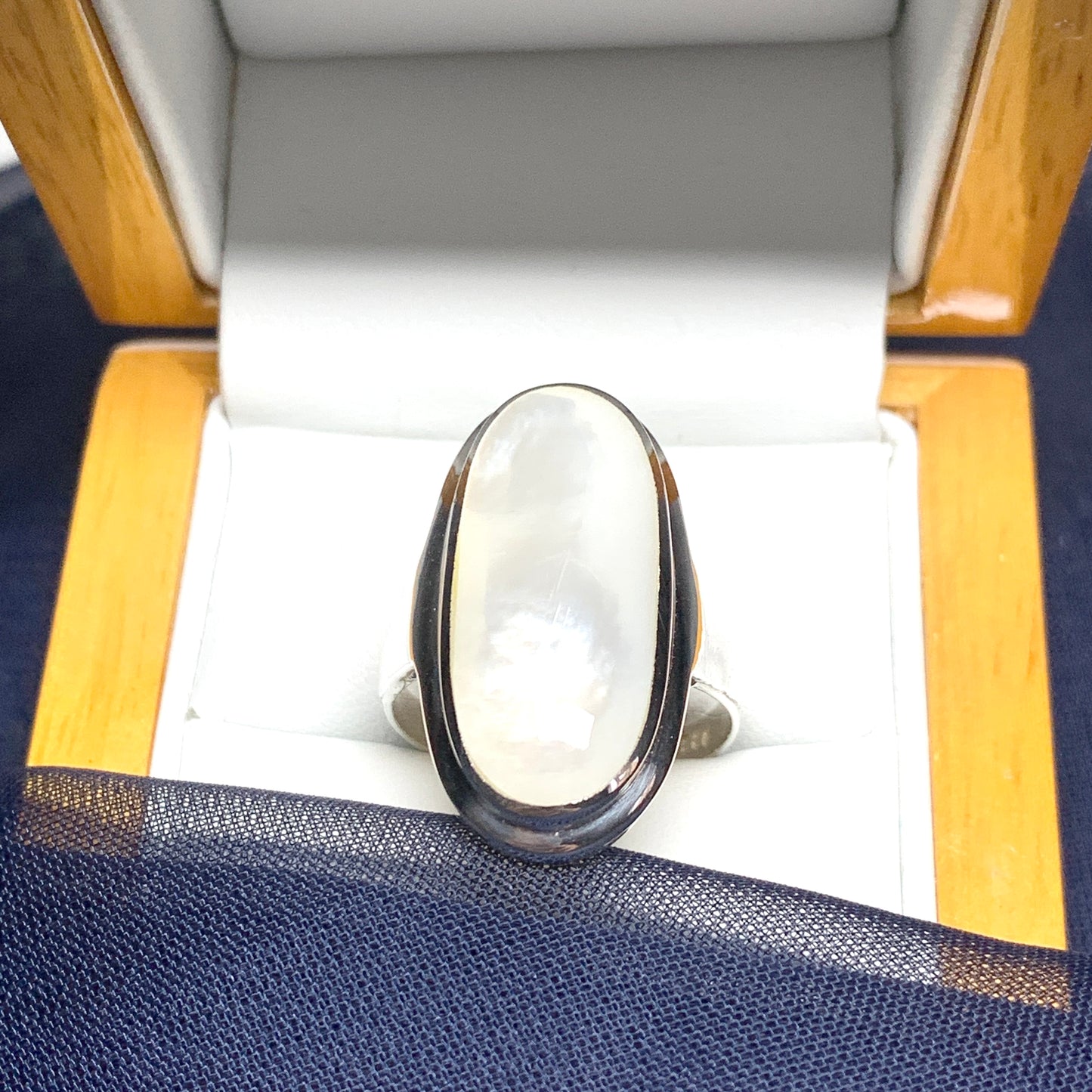 Oval large mother of Pearl sterling silver oval ring