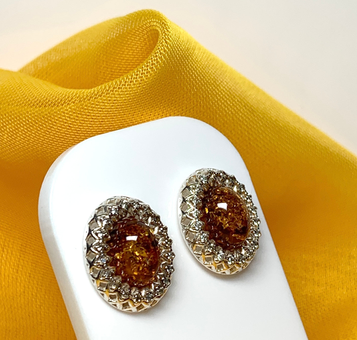 Oval amber earrings stud