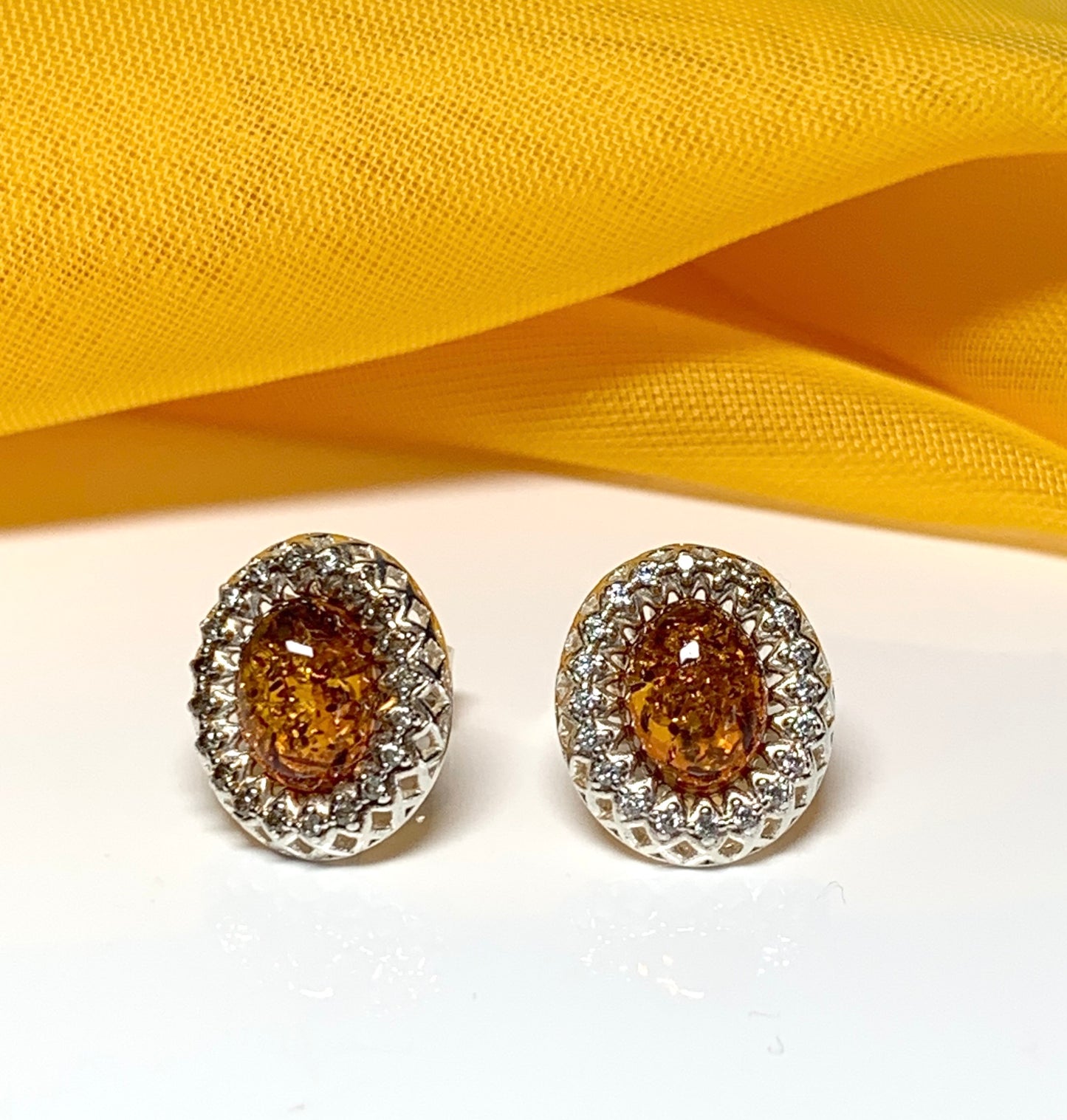 Oval amber earrings stud