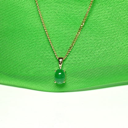 Oval shaped real green jade necklace yellow gold including chain