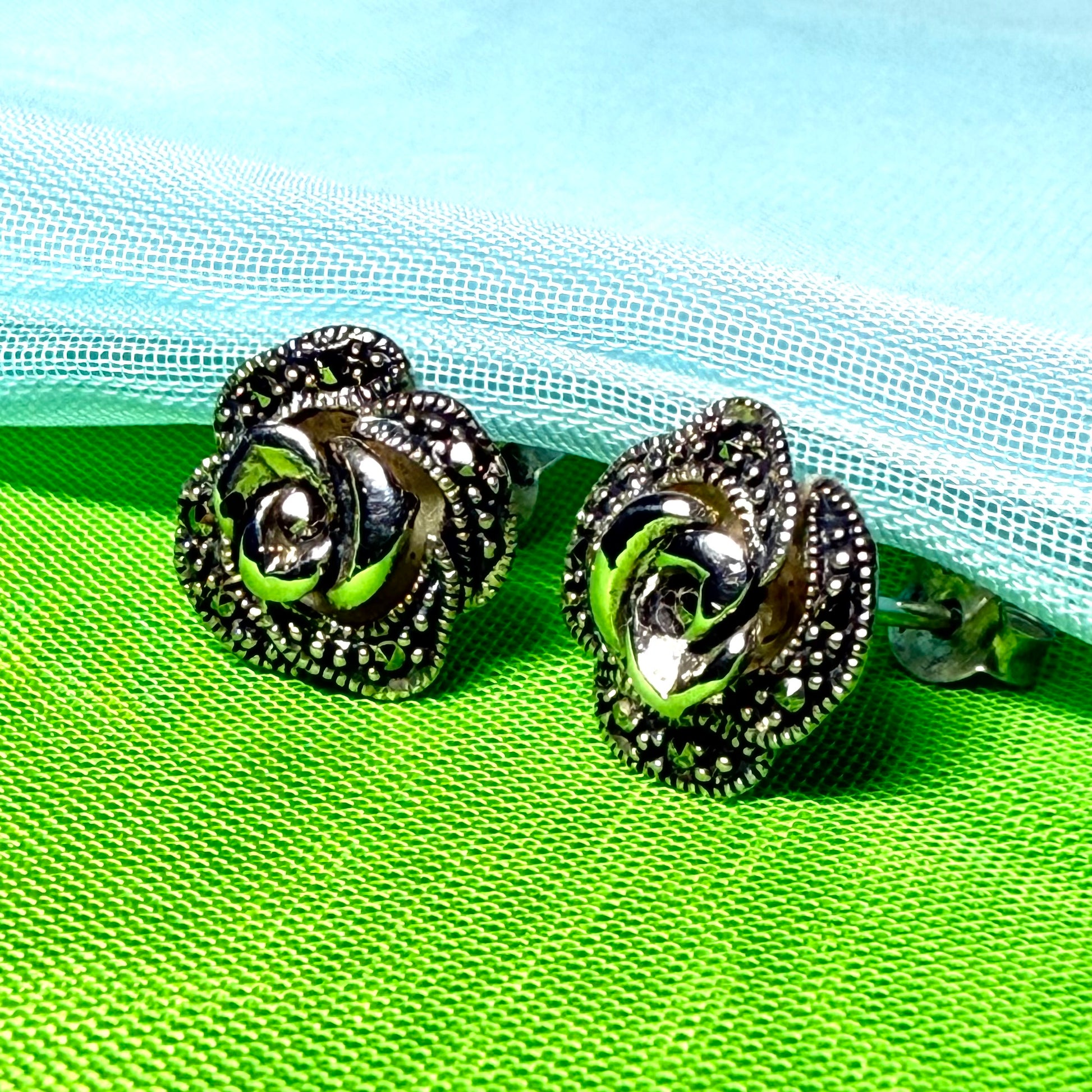 Pair of Real marcasite round flower stud earrings sterling silver