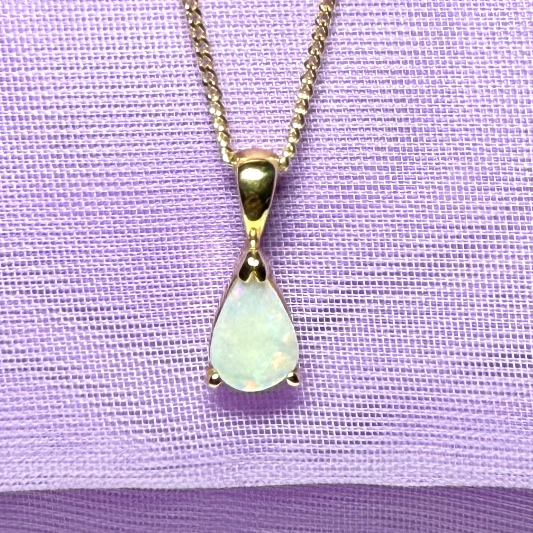 Pear shaped real opal yellow gold necklace
