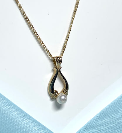 Pearl fancy open necklace yellow gold pedant