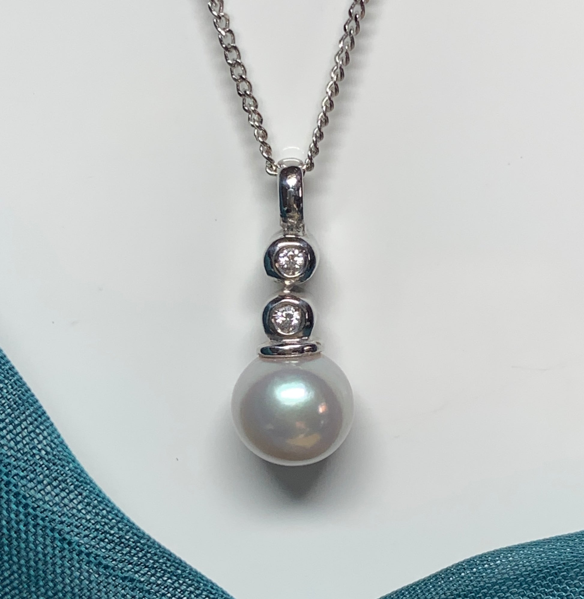 Pearl necklace light grey freshwater cultured cubic zirconia white gold pendant